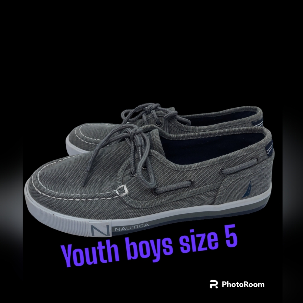 Nautica Spinnaker Gray Shoes Boy's Size 5